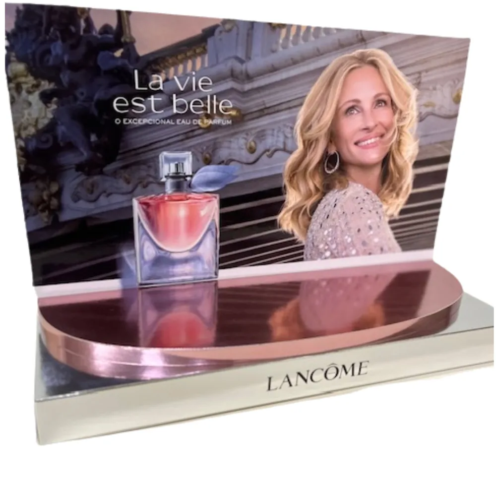 Expositor premium Lancôme produzido pela Nova Brasileira